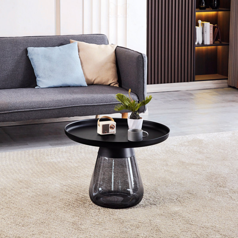 Table basse avec plateau en verre fumé et peinture noire, H 16,92 po x L 23,62 po