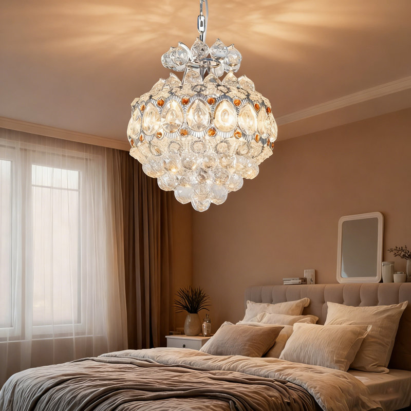 Lustre en cristal 5 lumières à intensité variable avec détails chromés