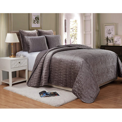 Sheila 3-Piece Premium Heavy Velvet Quilt Set