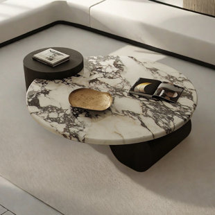 Table basse en marbre au design unique