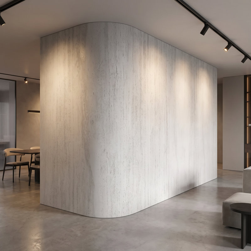 Panneau mural d'extérieur en argile flexible blanc 4 pi x 8 pi White Travertine, Gris blanchi