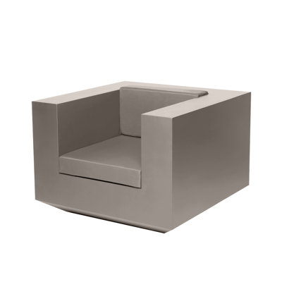 Vela - Resin Lounge Chair - Basic
