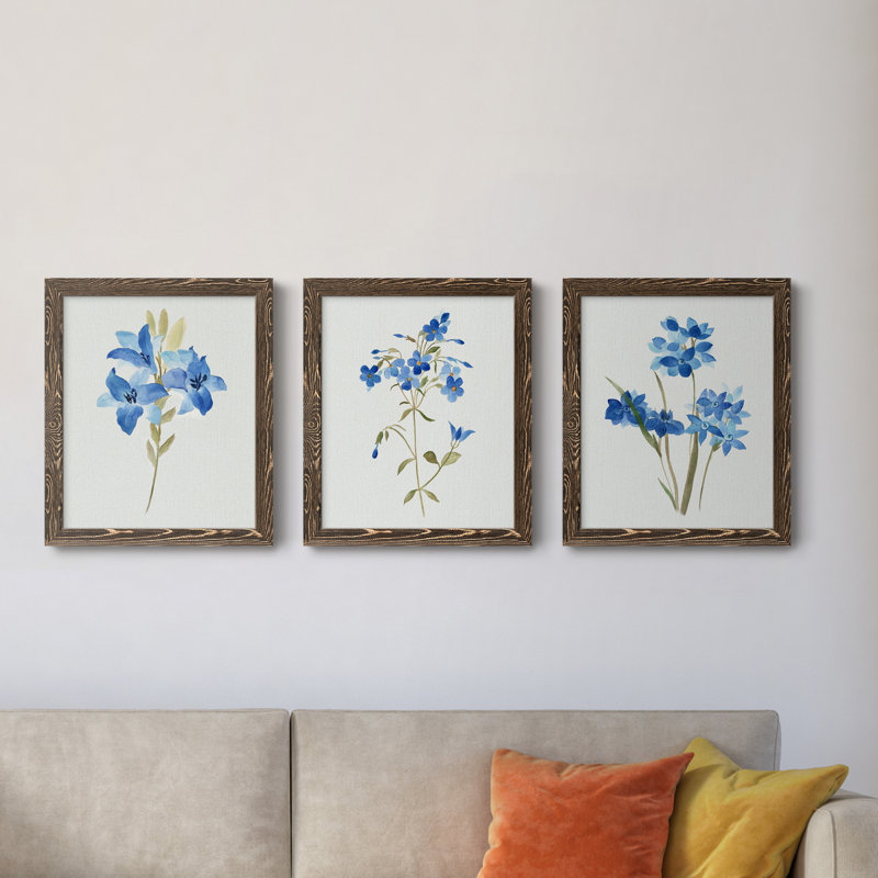 «Blue Blossom Botanical I», ensemble de 3 impressions sur toile encadrées, H 43,5 po x l 31,5 po x P 1 po, Noyer
