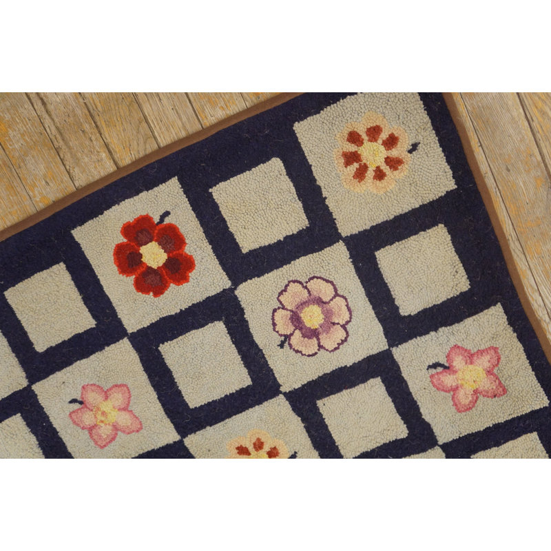 Wool Area Rug in Gray
