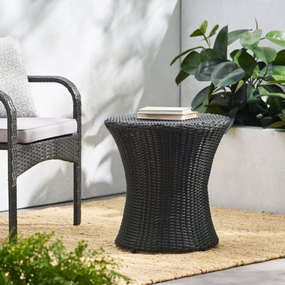 Table en rotin sans plateau en verre