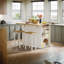 Ensemble d'îlot de cuisine 3 pièces avec armoire de rangement, tiroirs et 2 tabourets-517228156-526239271