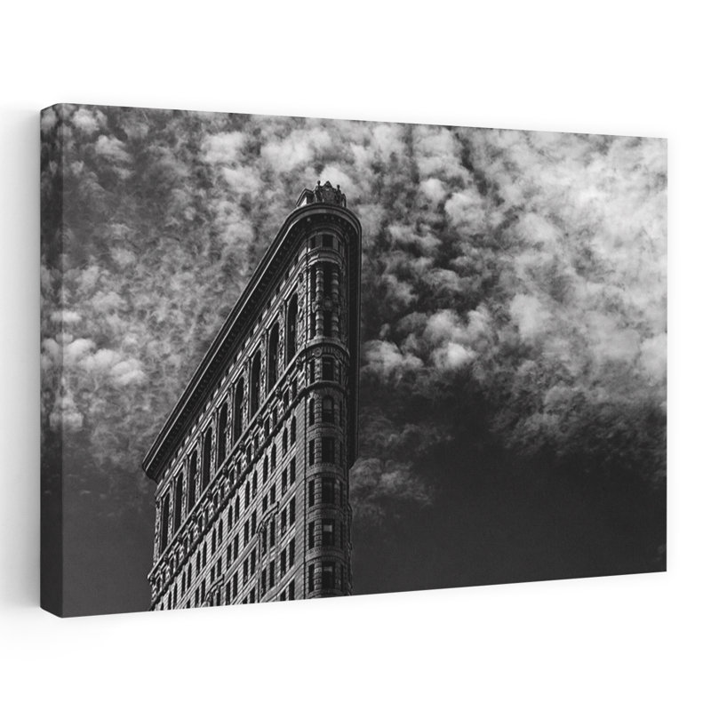 Photographie de paysage urbain noir et blanc contemporain Santini - Nyc, Flatiron, H 24 po x l 16 po