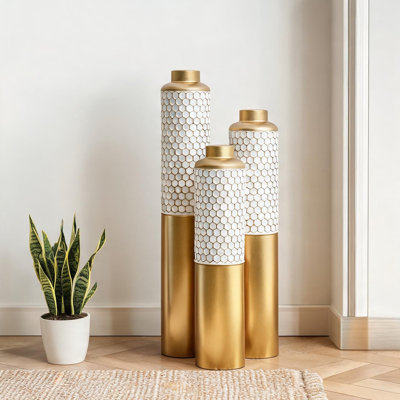 Ensemble de 3 vases de sol hexagonaux Crisp White et Gold, 24-32,6 pouces de hauteur, finition métal