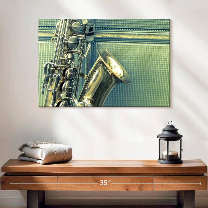 Saxophone Abarca, H 16 po x l 24 po