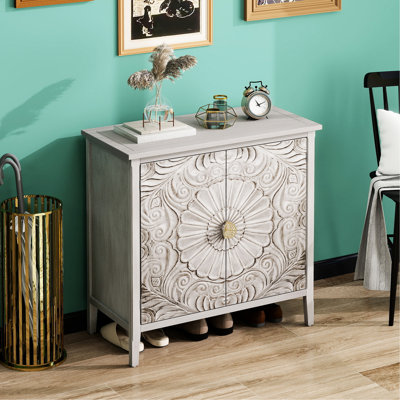 Armoire américaine à 2 portes pour diverses pièces - chambre à coucher, salon, bureau. Peint à la main, texture de bois transparent. Toit décoré, panneau en relief, couche mobile réglable, poignée à motif doré, pied antidérapant