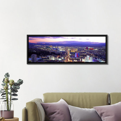 «Dusk Las Vegas, Nevada» par Panoramic Images - reproduction de photo sur toile