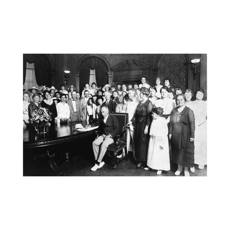 «19Th modification, 1919» par Carl Deeg - reproduction de photo sur toile tendue, H 12 po x l 18 po x 1,5 po