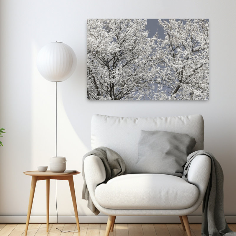 Art mural éthéré à fleurs blanches délicates, H 24 po x l 36 po