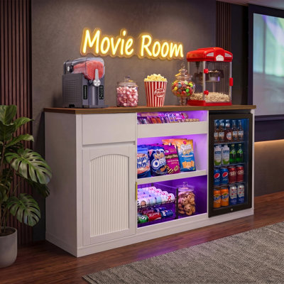 Armoire pour casse-croûte avec espace réfrigérateur, organisateur de collation de 70,1 po avec rangement et tablette de présentation de bonbons, station de café pour cinéma maison ou salle de jeux avec lumières DEL, blanc