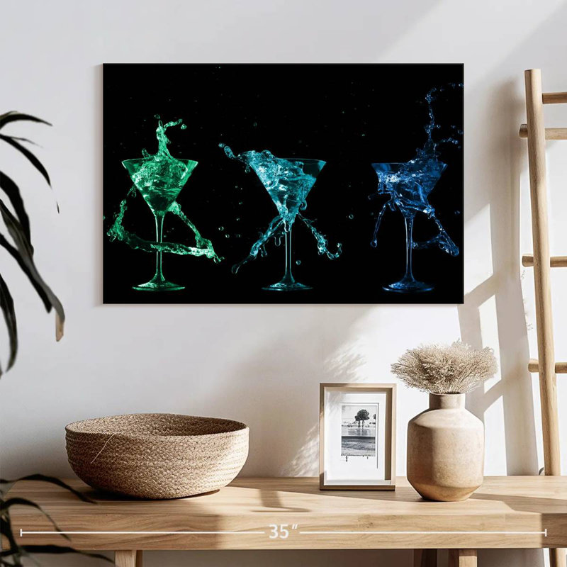 Yarlin Martini Cocktails Spill, 24" H x 36" W