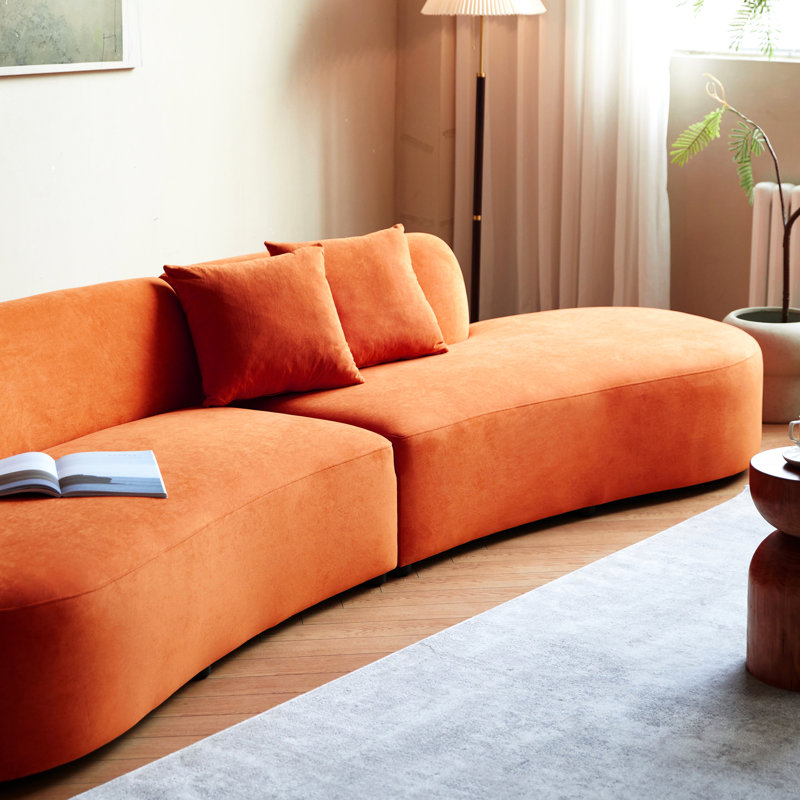 Velours courbé rouge orangé de luxe 6 places avec coussins décoratifs, mousse haute densité et demi-lune, parfait pour les décors d'appartements modernes