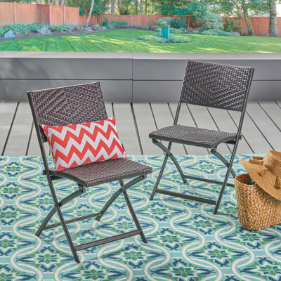FOLDING CHAIR