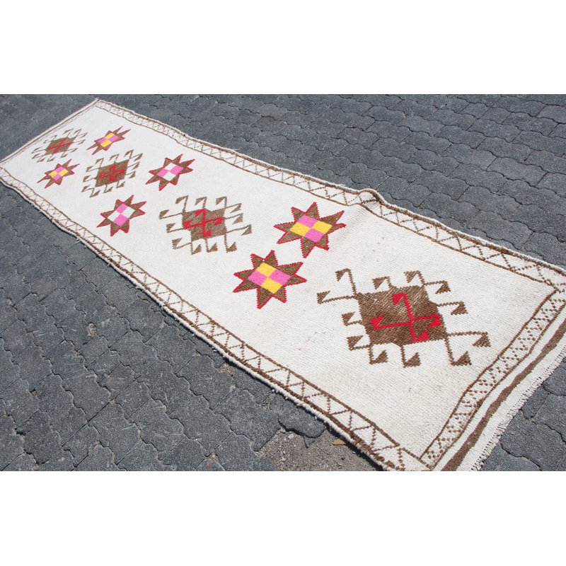 Tapis turc antique Herki - Tapis de couloir long rétro idéal pour les escaliers en blanc