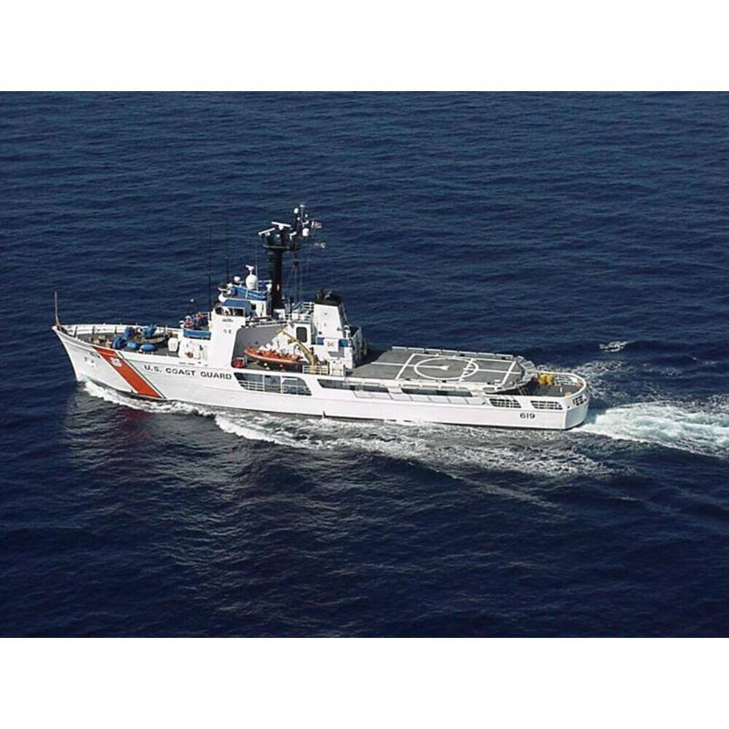 Modèle de navire USCG Confidence, H 10 po x l 30 po x P 5 po