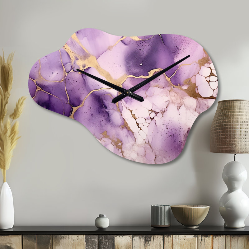 Horloge murale asymétrique en métal Channing, encre en marbre mauve et doré VII, Petit