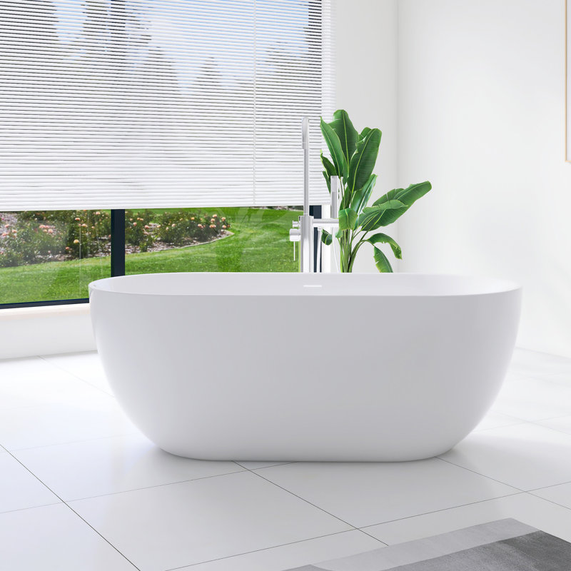 Baignoire de trempage autoportante 67 po en acrylique blanc brillant 67 po