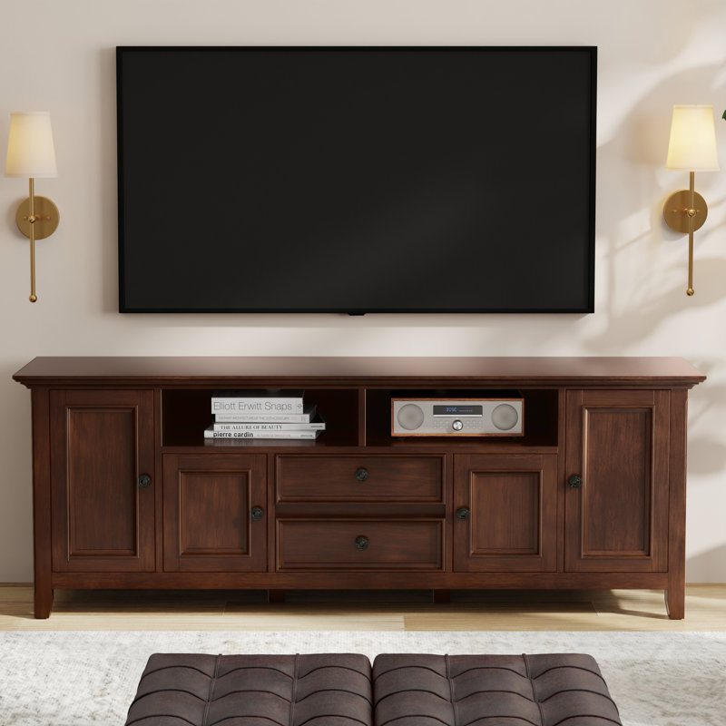 Meuble télé Amherst de 72 po en bois massif pour téléviseur de 80 po ou moins avec 4 armoires et tablettes réglables