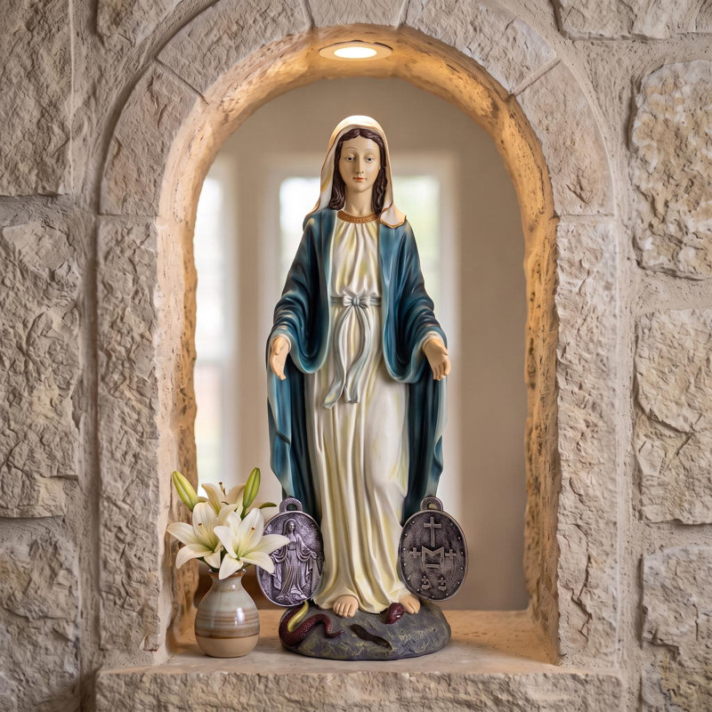 Statue miraculeuse de la Madone
