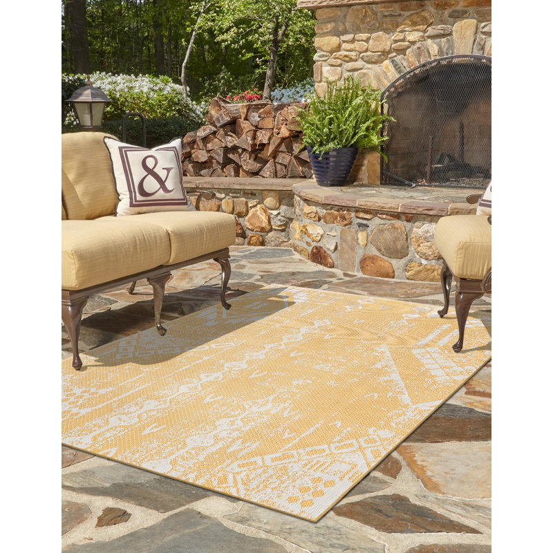 Tapis intérieur / extérieur jaune en polypropylène tissé à la machine 9 pi 10 po x 13 pi Broux, Rectangle 9 pi x 12 pi