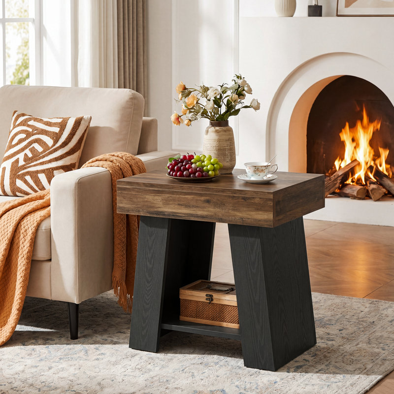 Table de bout moderne avec base trapézoïdale noire, table d'appoint étroite avec 2 tablettes de rangement pour les petits espaces et le salon