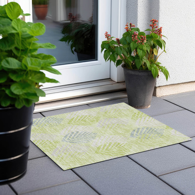 Neysa Washable Floral Indoor / Outdoor Rug, Rectangle 1'8" x 2'6"