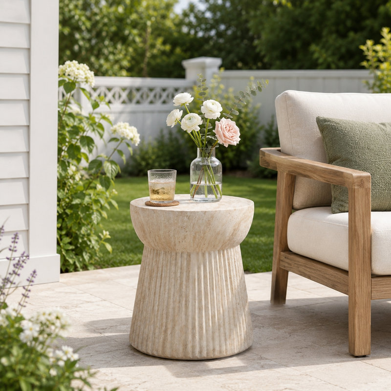 Table d'appoint de patio avec texture béton de travertin