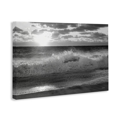 «Crashing Sea Waves» par Lori Deiter