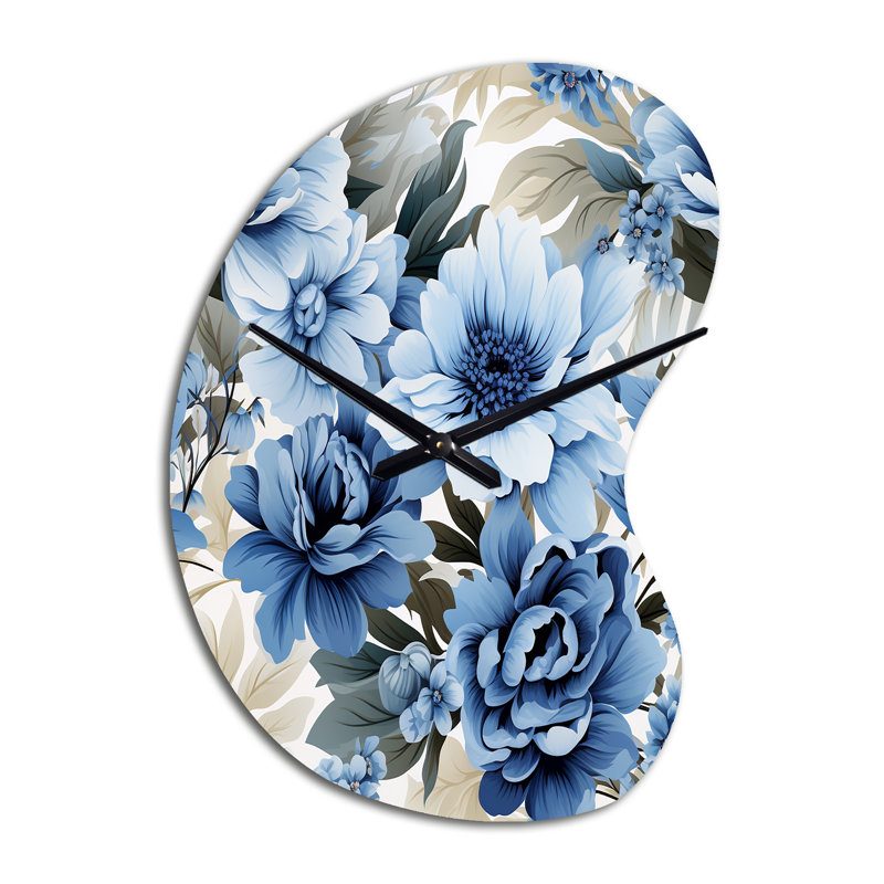 Motif floral victorien bleu et blanc floral - horloge murale asymétrique en métal, horloge murale de forme unique Cottage