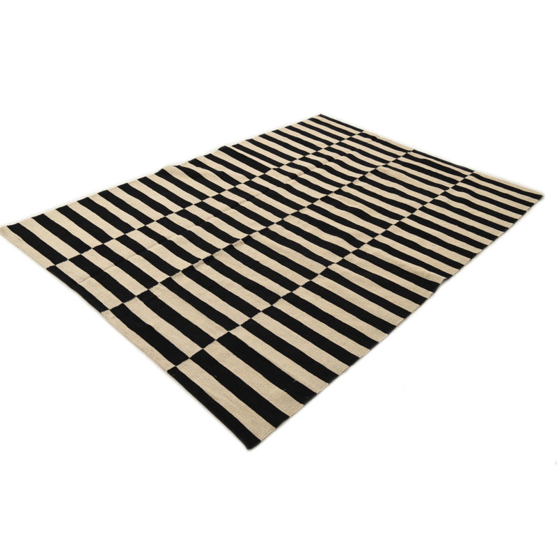 Tapis noir et blanc 5 x 8 Pinkerton