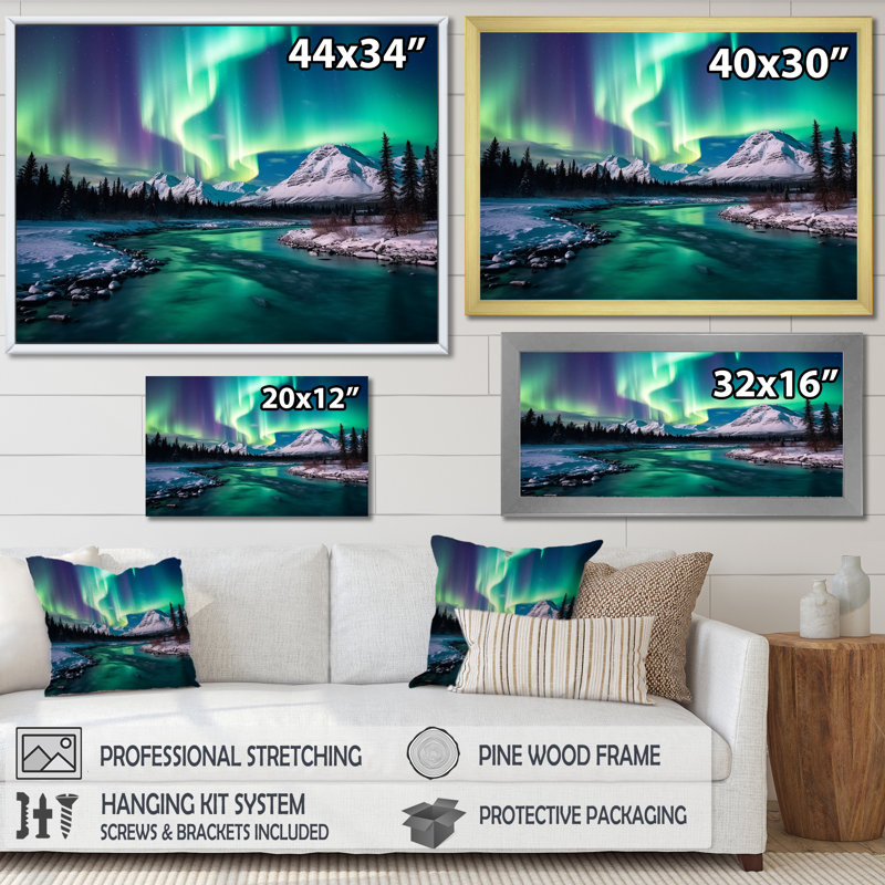 Aurores boréales dans de superbes montagnes de l'Arctique I sur toile, 16" H x 32" W, Cadre naturel flottant