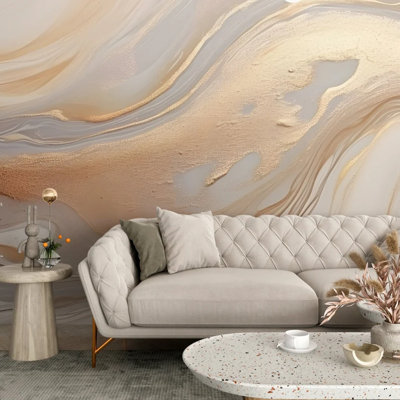 Murale en marbre beige doré avec motif abstrait de pierre fluide