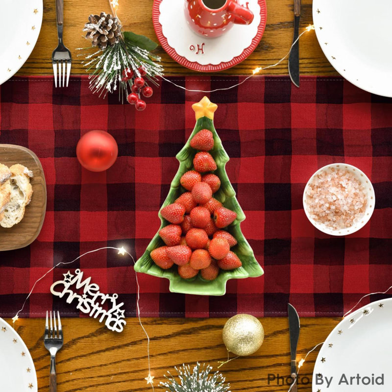 Chemin de table Buffalo Plaid Merry Christmas, 72 po x 13 po, Noir / Rouge