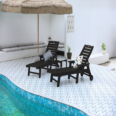 Méridienne avec table d'appoint, ensemble de chaises longues surdimensionnées 3 pièces, méridienne de patio noir toutes saisons avec 5 positions, roues et porte-gobelet (2 chaises longues et 1 table)