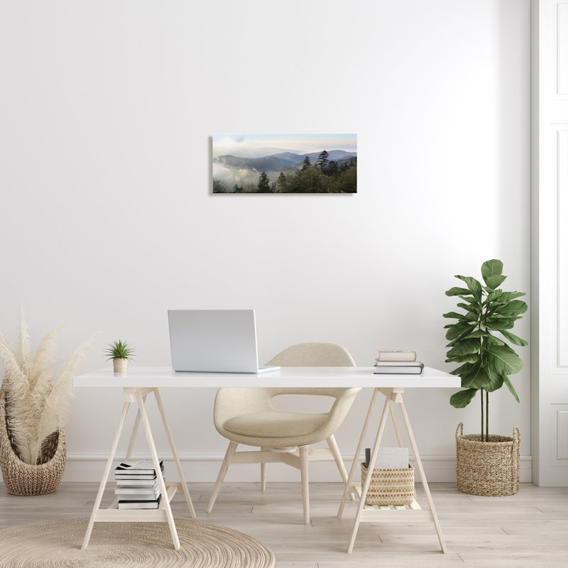 «Panoramic Cloudy Mountainous Nature» par Sally Swatland - photographie, H 10 po x l 24 po