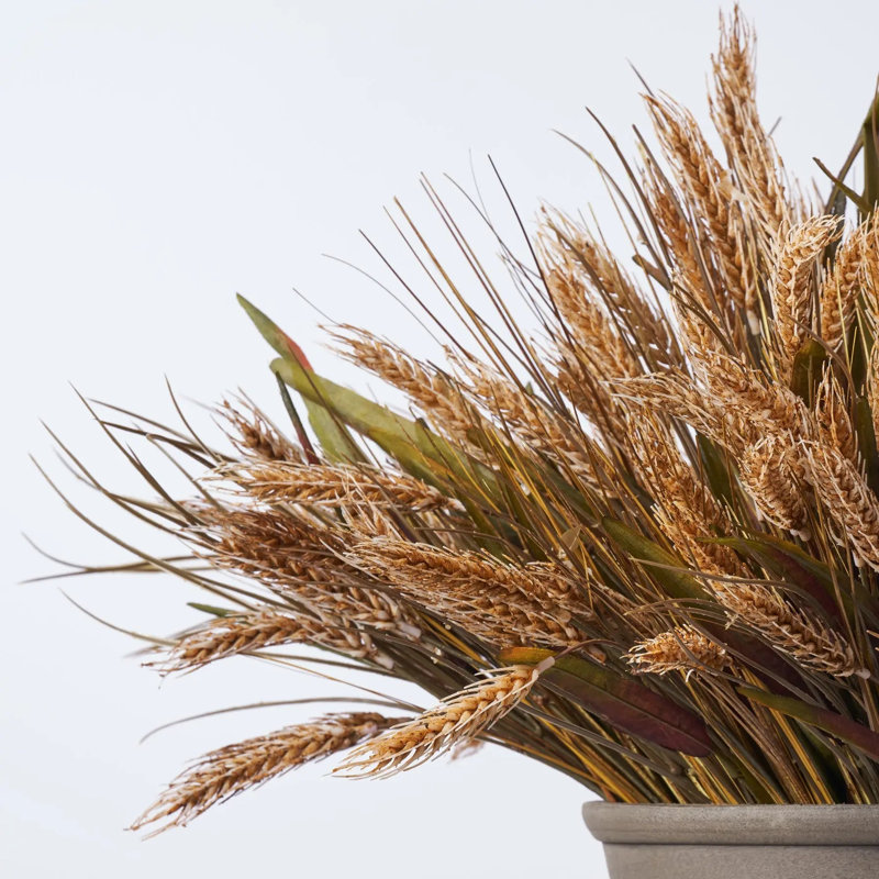 Arrangement d'automne pour faux urne de blé