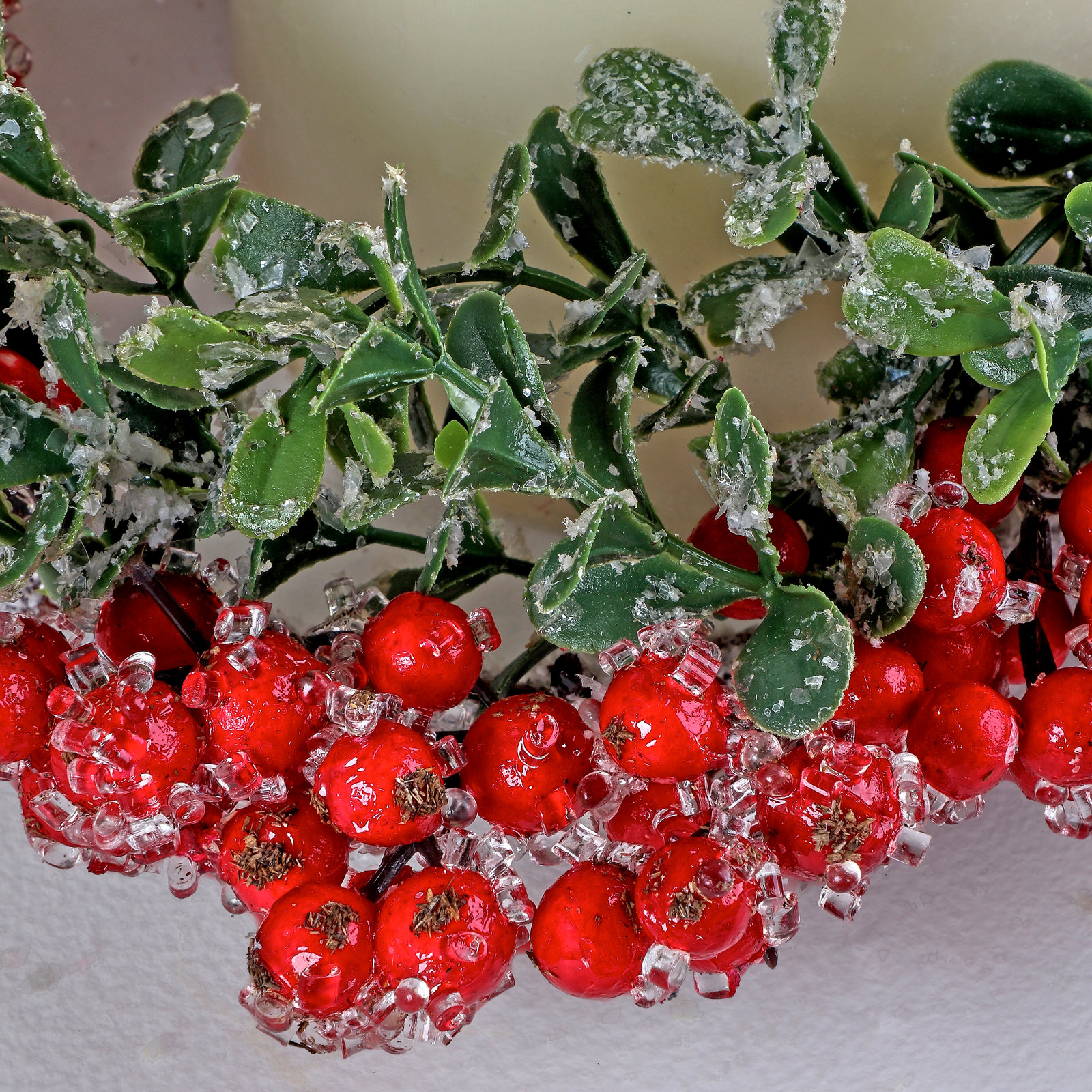 9.5'' Faux Boxwood Wreath, Frosted Red