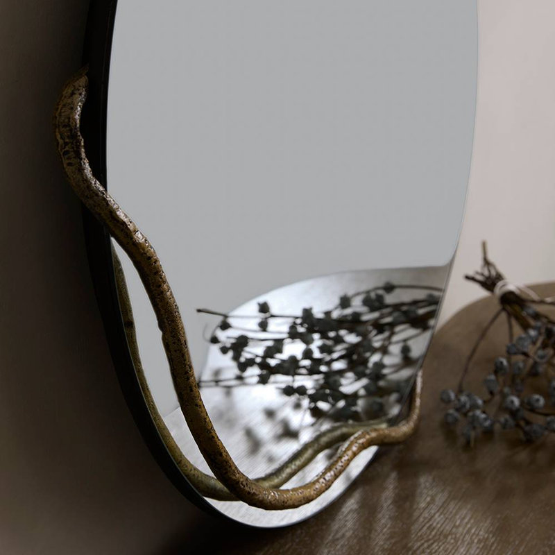 Hissara Mirror