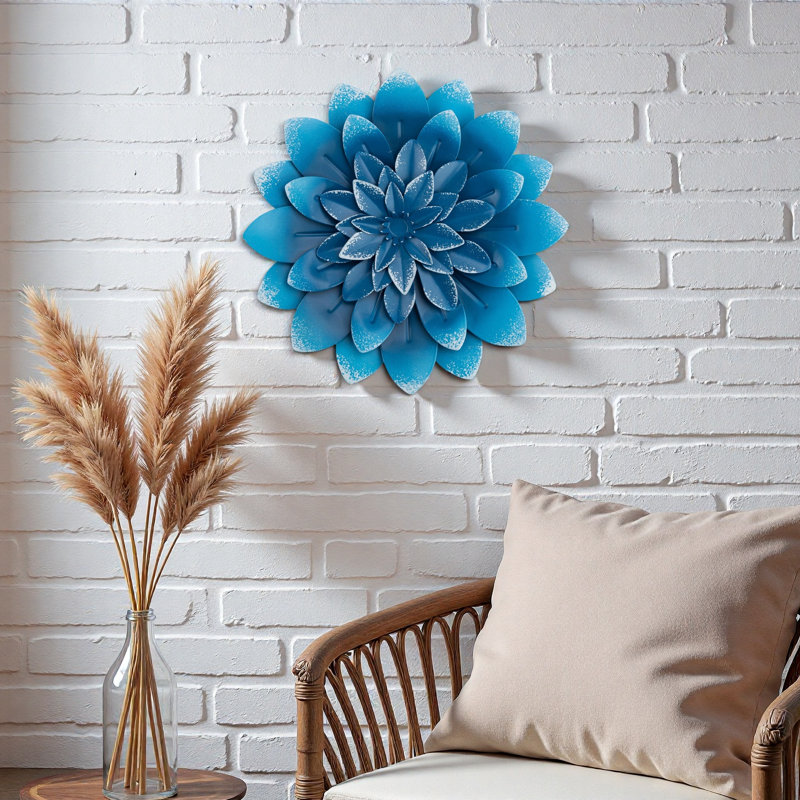 Décoration murale fleurs bleues en métal peintes à la main bleu
