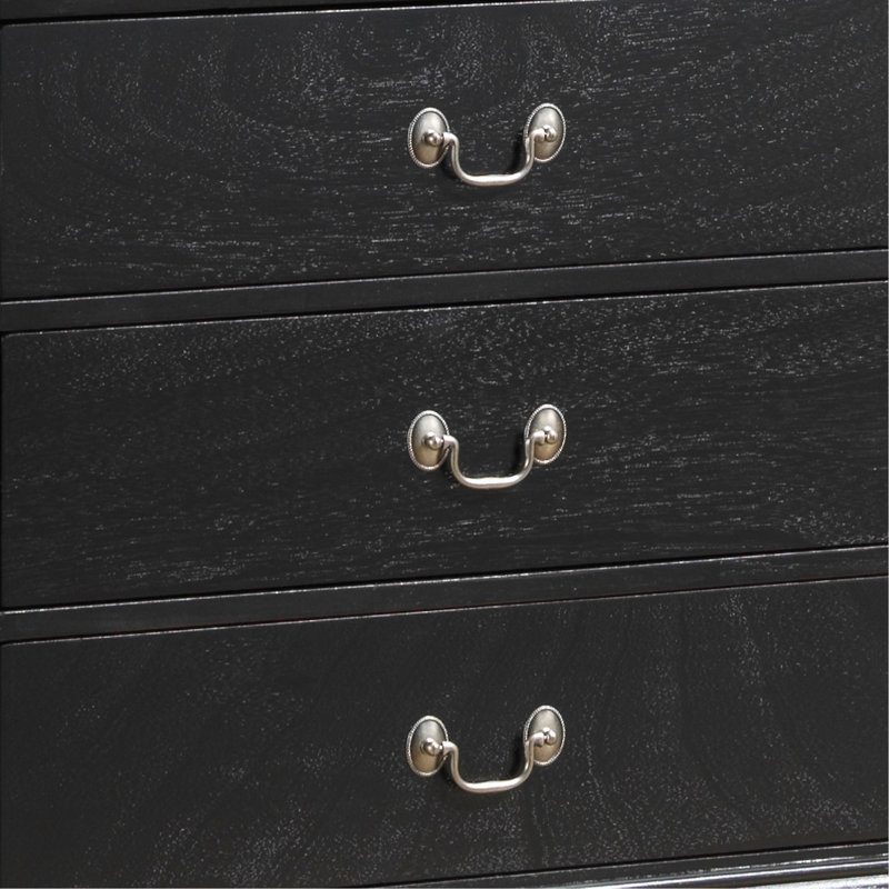 Charmant coffre de rangement traditionnel noir