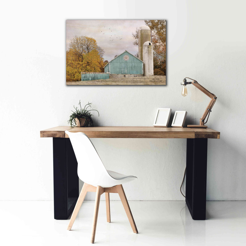 «Teal Barn and Silo» par Lori Deiter, art mural sur toile, H 26 po x l 40 po x P 1,5 po