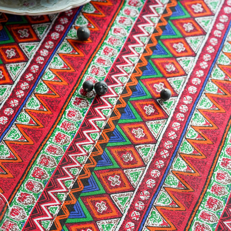 Nappe rectangulaire 152 x 264 cm, en coton à motifs floraux sauvages et pompons, rouge