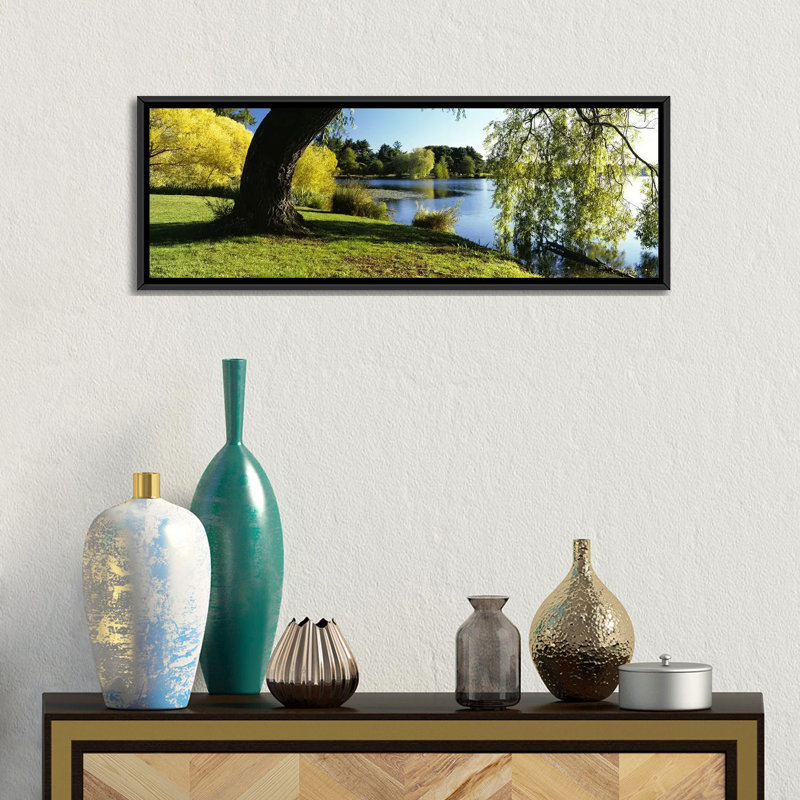 Reproduction de photo sur toile panoramique, "Willow Tree by a Lake, Green Lake, Seattle, Washington State", Toile tendue