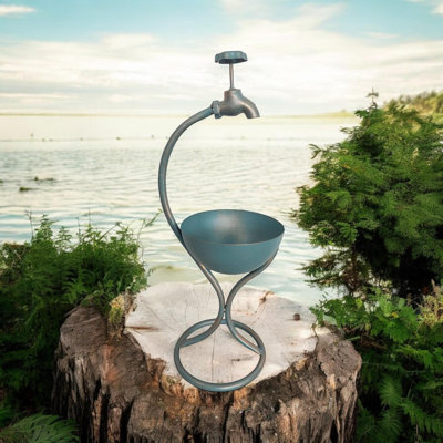 Anisten Metal Statue Planter