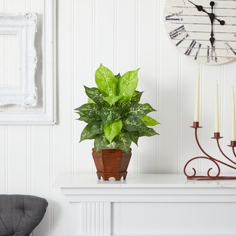 2 plantes à feuillage artificiel en pot