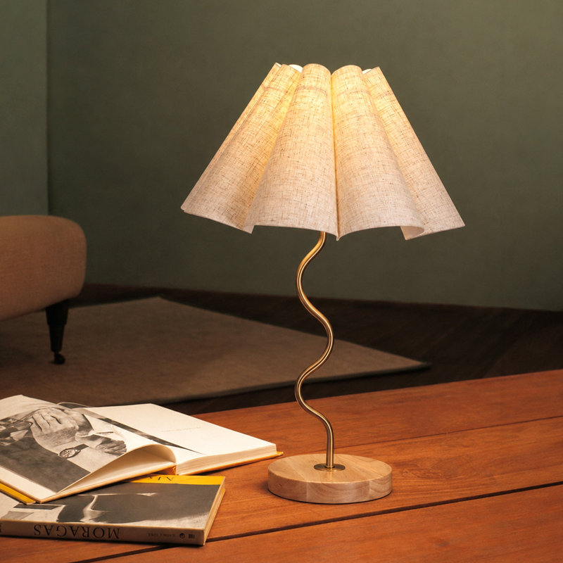 Lampe de table en métal Hailyn